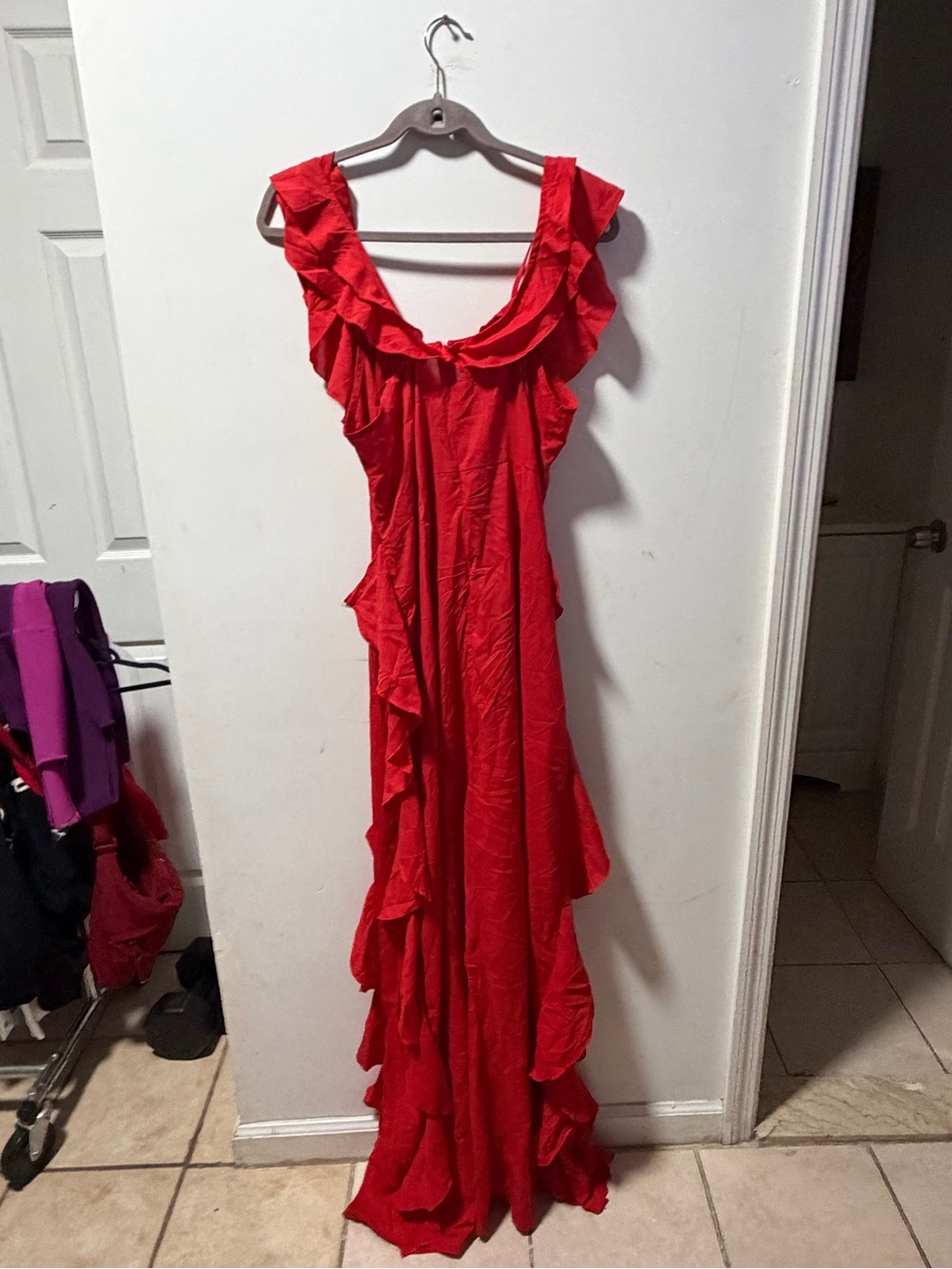 PrettyLittleThing Red Ruffle High-Low Maxi Dress - Picture 9 of 9